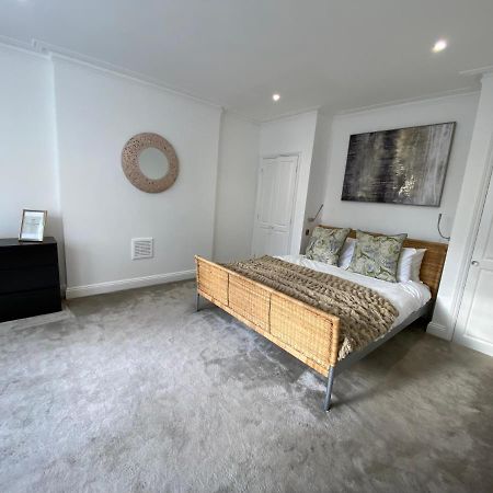 לונדון Fantastic Spacious Garden Flat With Own Private Entrance מראה חיצוני תמונה