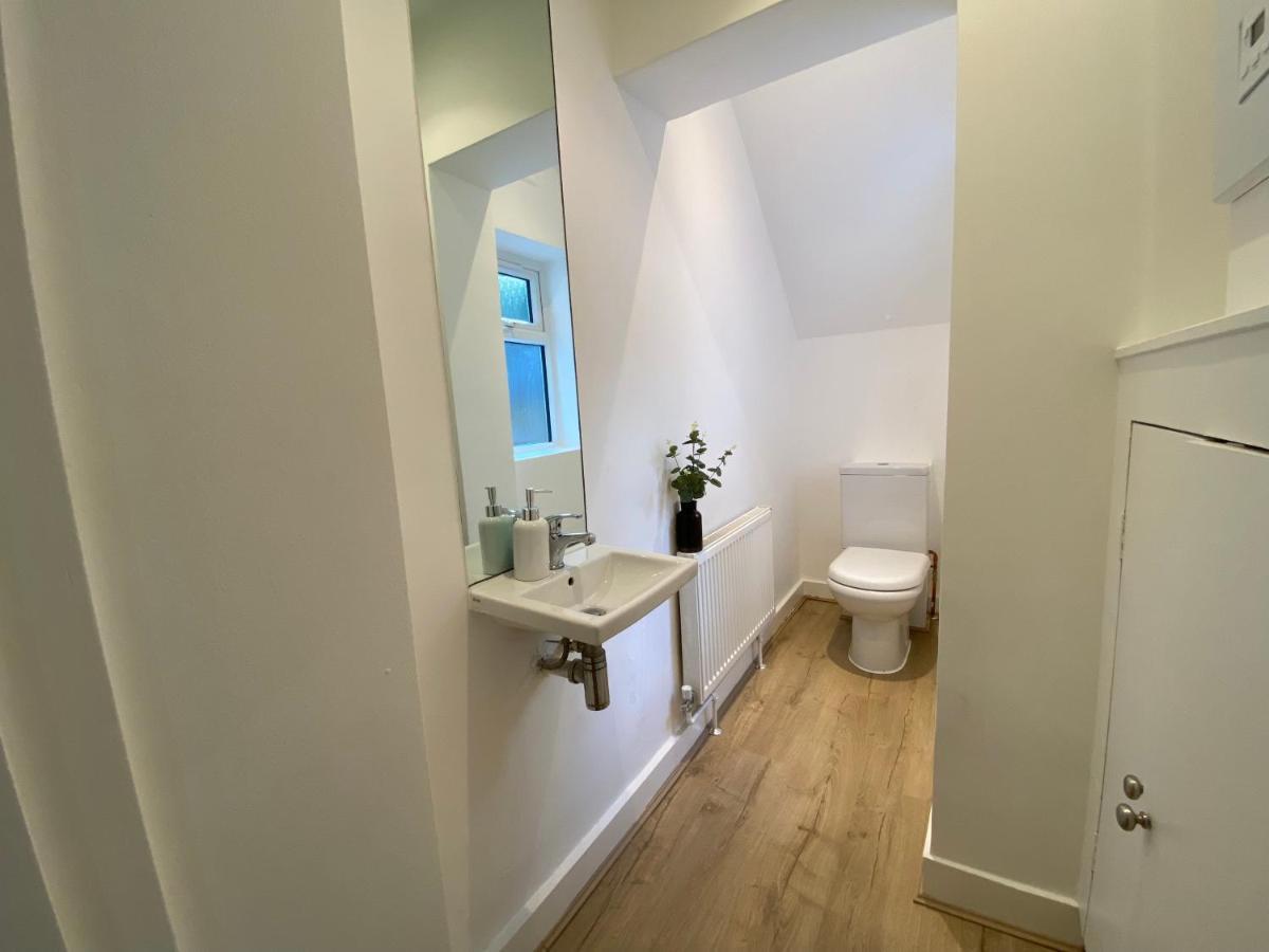 לונדון Fantastic Spacious Garden Flat With Own Private Entrance מראה חיצוני תמונה