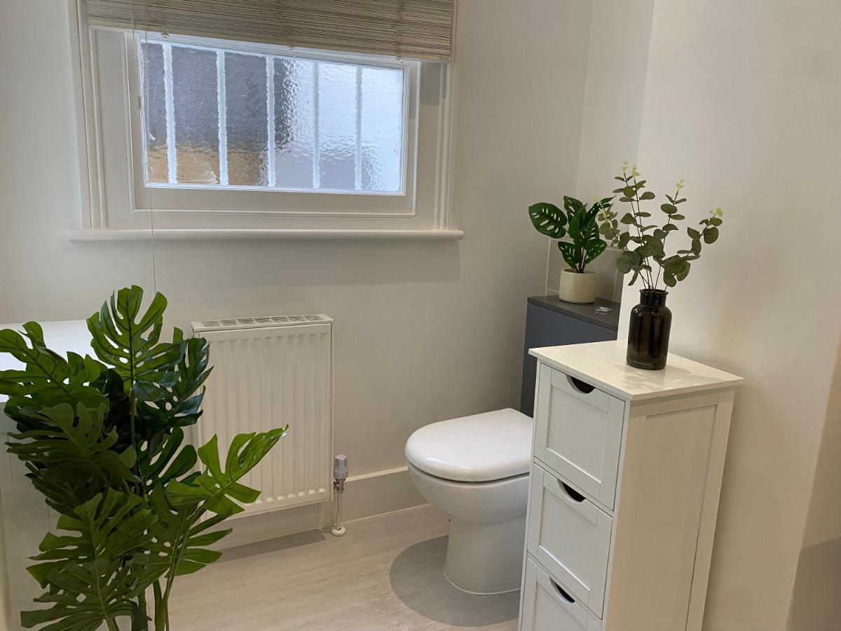 לונדון Fantastic Spacious Garden Flat With Own Private Entrance מראה חיצוני תמונה