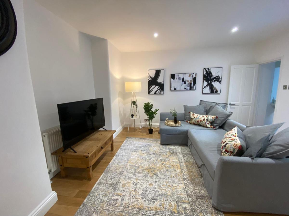 לונדון Fantastic Spacious Garden Flat With Own Private Entrance מראה חיצוני תמונה
