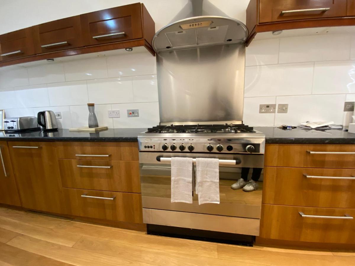 לונדון Fantastic Spacious Garden Flat With Own Private Entrance מראה חיצוני תמונה