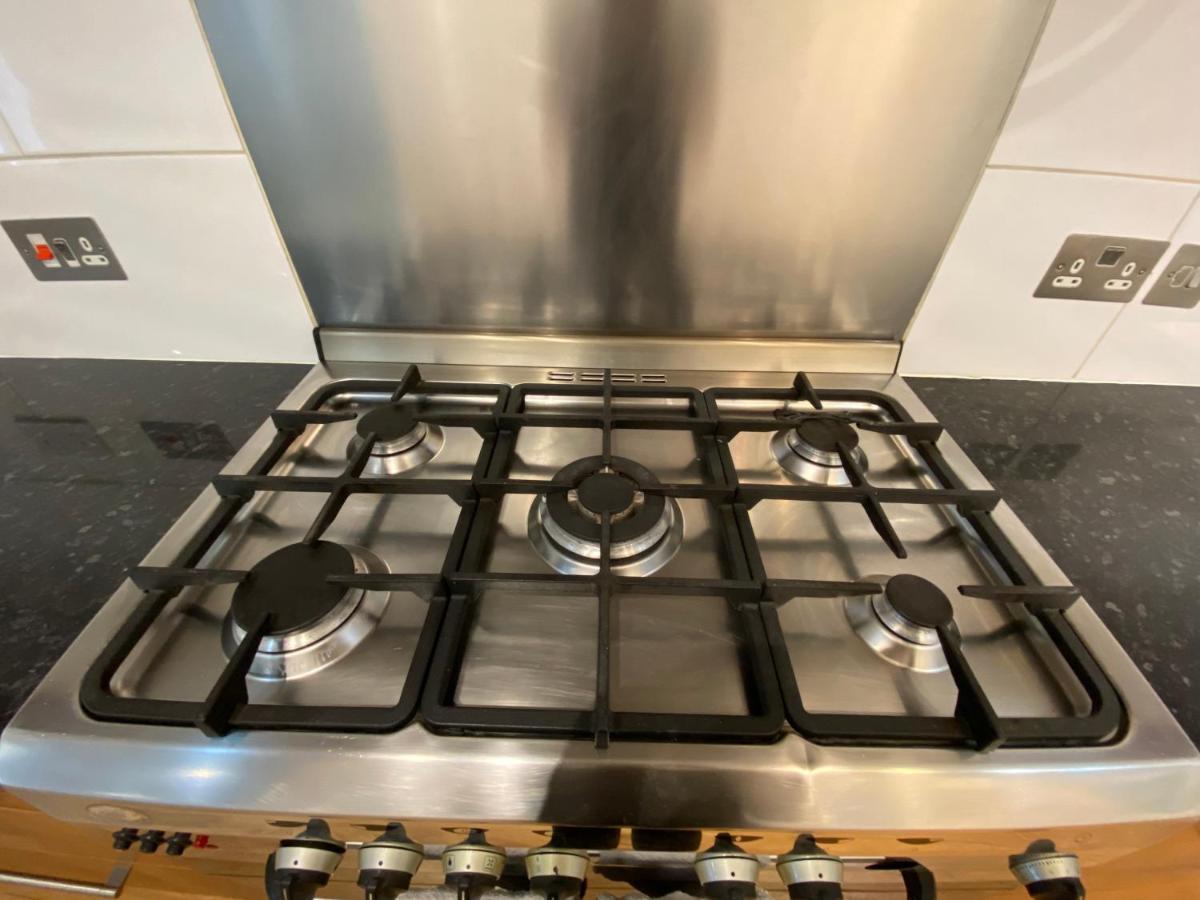 לונדון Fantastic Spacious Garden Flat With Own Private Entrance מראה חיצוני תמונה