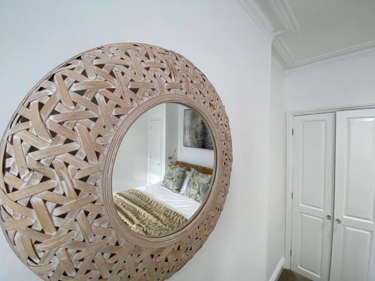לונדון Fantastic Spacious Garden Flat With Own Private Entrance מראה חיצוני תמונה